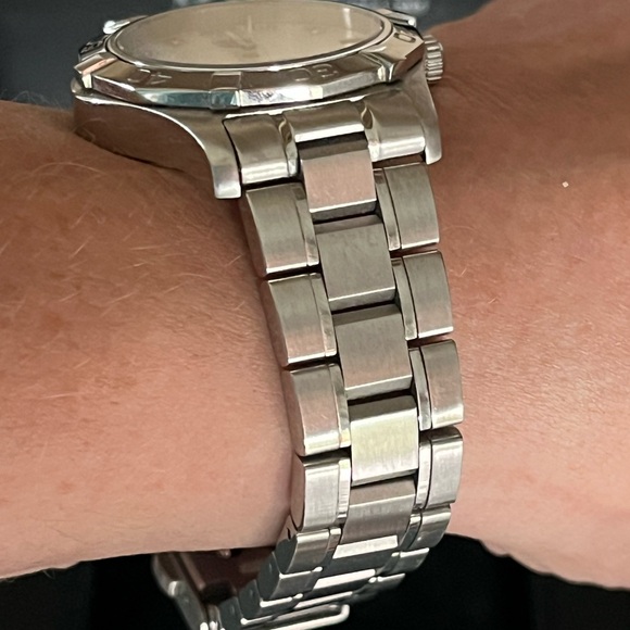 AUTHENTIC TAG HEUER SS Aquaracer Mother of Pearl Diamond Dial 32MM Watch - Picture 7 of 17